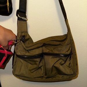 BAGGU Olive Crossbody Bag